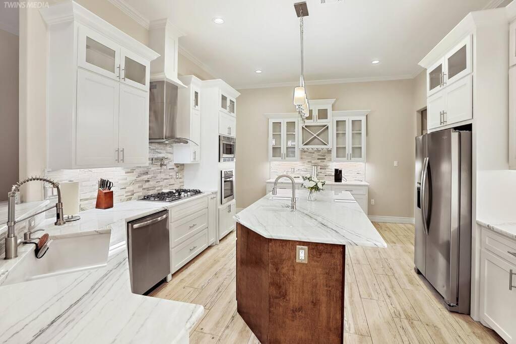 Luxurious Coastal Retreat Brand New 4Br Home With Fast Wifi, 15 Min To Beach! Corpus Christi Extérieur photo