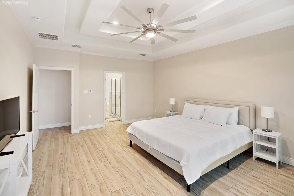 Luxurious Coastal Retreat Brand New 4Br Home With Fast Wifi, 15 Min To Beach! Corpus Christi Extérieur photo